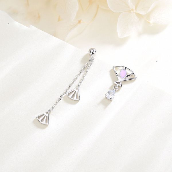 s925 silver fan earrings female korean fashion temperament asymmetry ear studs long tiktok exaggerated earphone jitter, Golden
s925 silver fan earrings female korean fashion temperament asymmetry ear studs long tiktok exaggerated earphone jitter, Golden