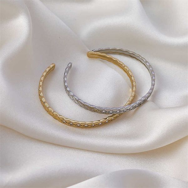 2021 new simple mini rhinestone zircon check bangle girl personality opening bracelet for women fashion jewelry accessories q0717, Black
2021 new simple mini rhinestone zircon check bangle girl personality opening bracelet for women fashion jewelry accessories q0717, Black