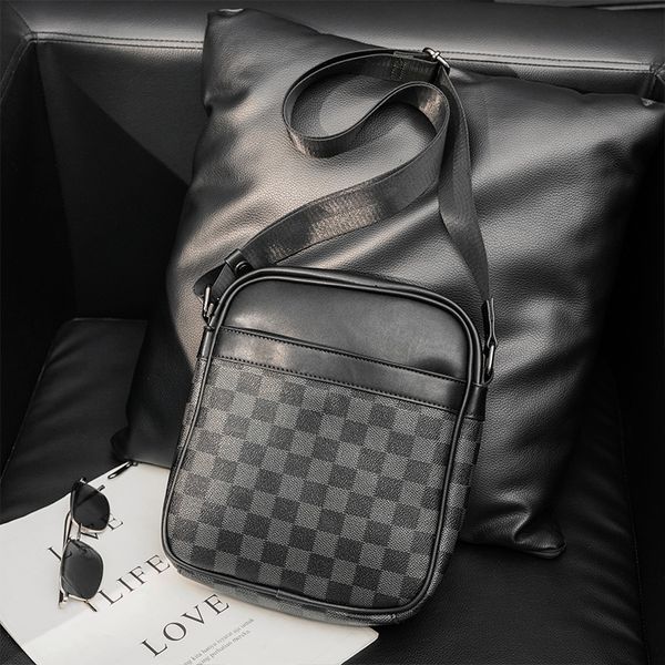 bag handbag 2021 business shoulder men's lattice messenger fashion leisure hanging trend small backpack, Black;red
bag handbag 2021 business shoulder men's lattice messenger fashion leisure hanging trend small backpack, Black;red