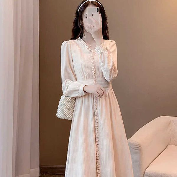 french sweet long sleeve dress retro ruffle slim midi winter lady elegant evening party es for 210604, Black;gray
french sweet long sleeve dress retro ruffle slim midi winter lady elegant evening party es for 210604, Black;gray