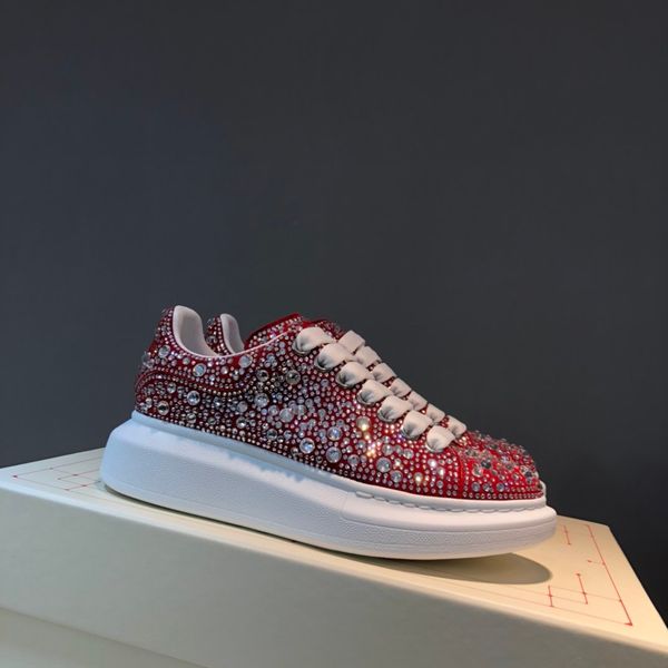 2021s luxury designer sneaker women mens shoes classic soft stitching sneakers the color silk cowhide and rhinestone are size, Red;white
2021s luxury designer sneaker women mens shoes classic soft stitching sneakers the color silk cowhide and rhinestone are size, Red;white
