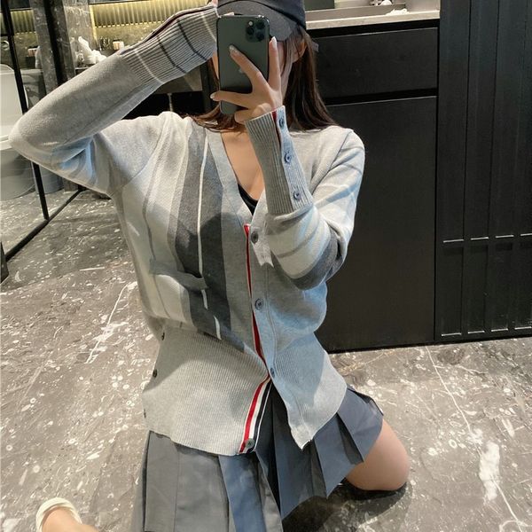 2021 autumn new british academy tb short grey coat asymmetric stripe jacquard knit cardigan women, White;black
2021 autumn new british academy tb short grey coat asymmetric stripe jacquard knit cardigan women, White;black