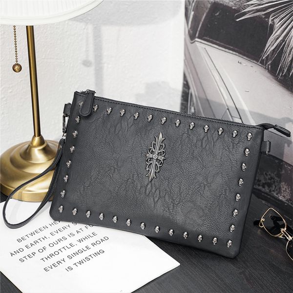 wallet 2021 korean women's hand bag ghost head leather one shoulder messenger rivet soft fashion, Red;black
wallet 2021 korean women's hand bag ghost head leather one shoulder messenger rivet soft fashion, Red;black
