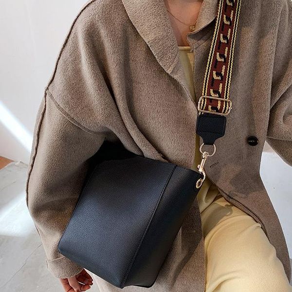 vintage leather crossbody bags for women 2021 shoulder bag fashion handbags and purses bucket cross body
vintage leather crossbody bags for women 2021 shoulder bag fashion handbags and purses bucket cross body