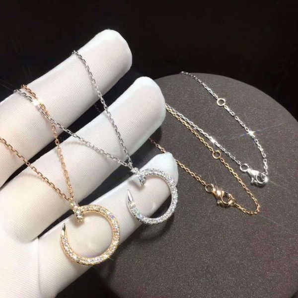 2020 classic light luxury necklaces nail pendant necklace fashion ladies jewelry necklace come with original box, Silver
2020 classic light luxury necklaces nail pendant necklace fashion ladies jewelry necklace come with original box, Silver