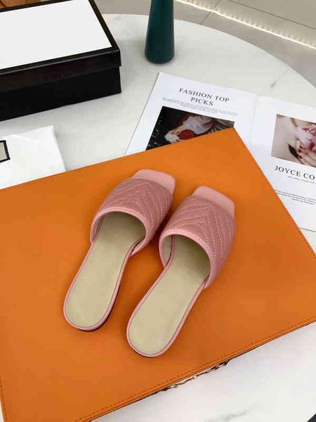 slippers 2021 summer classic electroplating hardware buckle flat bottom slipperss women's soft bottoms square head outer wear sand, Black
slippers 2021 summer classic electroplating hardware buckle flat bottom slipperss women's soft bottoms square head outer wear sand, Black