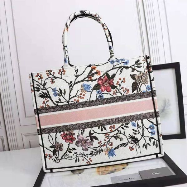 2021 spring and summer new rose receptacle special bag star same net red bag handbag original embroidery student bag designers bags ysj
2021 spring and summer new rose receptacle special bag star same net red bag handbag original embroidery student bag designers bags ysj