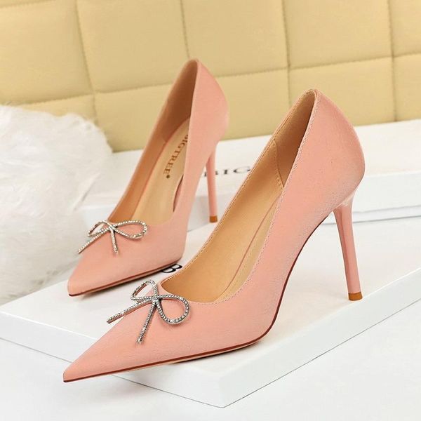 dress shoes metal heel women silk thin high pumps satin elegant heels yellow 34 42 43 pointed fashion ladies, Black
dress shoes metal heel women silk thin high pumps satin elegant heels yellow 34 42 43 pointed fashion ladies, Black