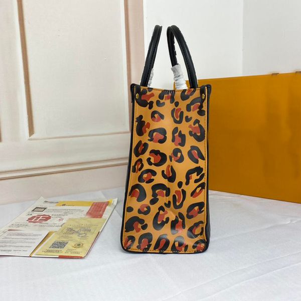 fashion luxurys shoulder onthego medium tote women designers handbags by the pool monograms embossing messenger bags 45373 2021 bag
fashion luxurys shoulder onthego medium tote women designers handbags by the pool monograms embossing messenger bags 45373 2021 bag