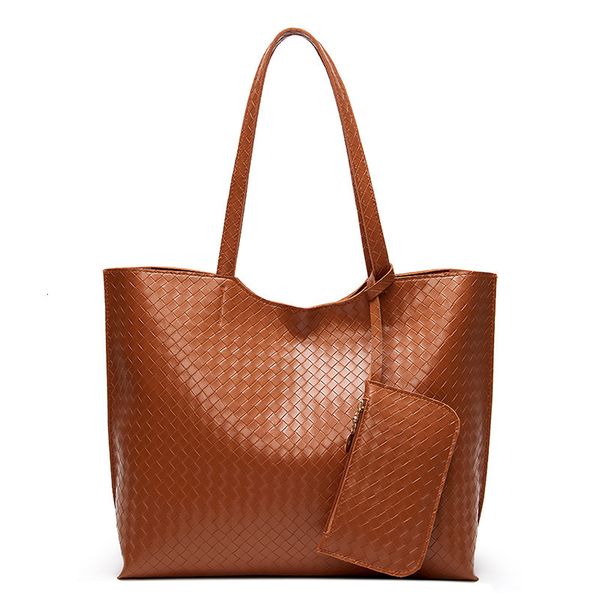 bag autumn and winter 2021 new women's child mother's street trend portable one shoulder
bag autumn and winter 2021 new women's child mother's street trend portable one shoulder