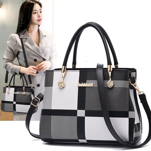 lotong discount volume yierkang fashionable leather women's bag luxurious new versatile porta
lotong discount volume yierkang fashionable leather women's bag luxurious new versatile porta