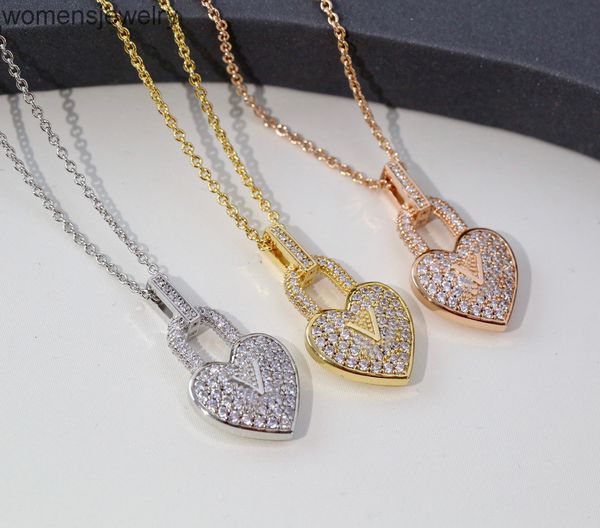 luxury fashion designer heart lock pendant necklace versatile stainless steel necklace women's valentine's day gift holiday jewelr, Silver
luxury fashion designer heart lock pendant necklace versatile stainless steel necklace women's valentine's day gift holiday jewelr, Silver