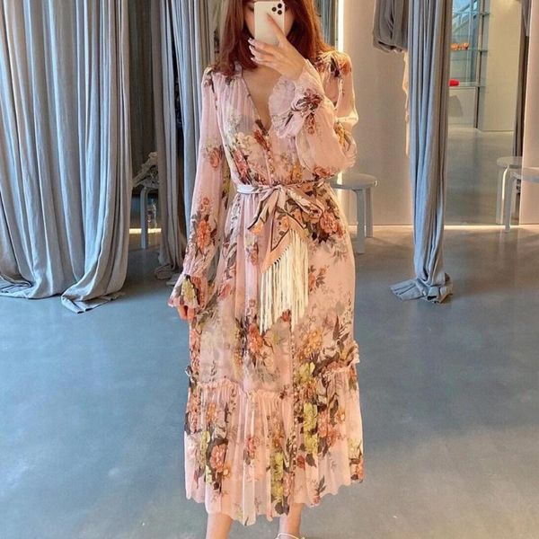 casual dresses women v- neckline ruffle sleeves floral print silk midi dress with a scarf tie, Black;gray
casual dresses women v- neckline ruffle sleeves floral print silk midi dress with a scarf tie, Black;gray