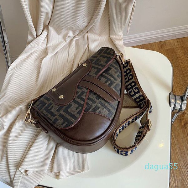 classic flowerfashion popular small bag women's 2021 new fashion versatile one shoulder messenger bag high-grade feeling net red saddle
classic flowerfashion popular small bag women's 2021 new fashion versatile one shoulder messenger bag high-grade feeling net red saddle