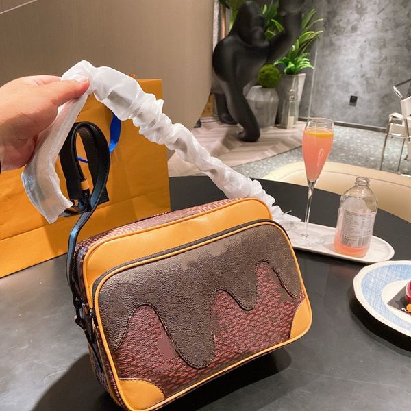 camera shoulder bags classic leather single messenger bag fashion crossbody pocket women men totes handbag luxurious designer l0g0
camera shoulder bags classic leather single messenger bag fashion crossbody pocket women men totes handbag luxurious designer l0g0