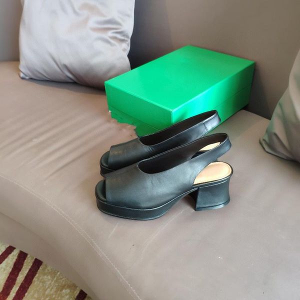 dress shoes wedged-heel sandals for women with thick soles the summer of 2021 a versatile fashion style flat heels and leather fish, Black
dress shoes wedged-heel sandals for women with thick soles the summer of 2021 a versatile fashion style flat heels and leather fish, Black