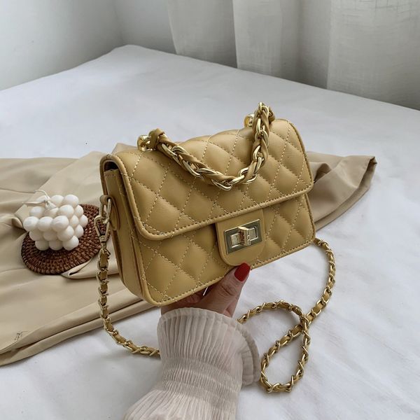 lingge chain small bag women's 2021 new fashion with foreign style messenger, Black;brown
lingge chain small bag women's 2021 new fashion with foreign style messenger, Black;brown