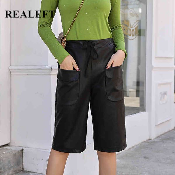 autumn winter pu leather punk women's half pants pocket elastic waist drawing straight elegant trousers 210428, Black;white
autumn winter pu leather punk women's half pants pocket elastic waist drawing straight elegant trousers 210428, Black;white