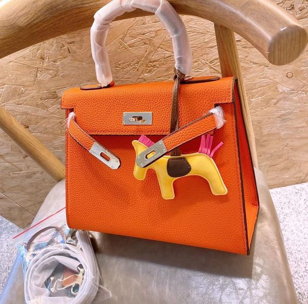 women luxurys designers bags 2021 tote crossbody fashion leather ochette shoulder prettyplus flower classic -l5209, Red;black
women luxurys designers bags 2021 tote crossbody fashion leather ochette shoulder prettyplus flower classic -l5209, Red;black