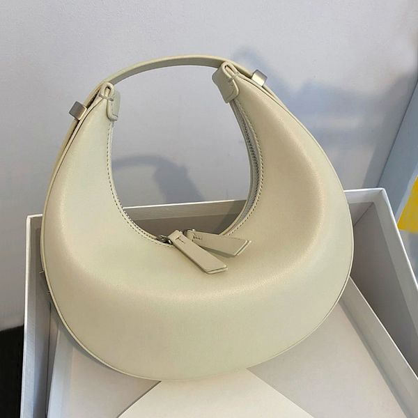 design hand korean minority carrying women's 2021 new temperament mini crescent cowhide underarm portable one shoulder bag, Red;black
design hand korean minority carrying women's 2021 new temperament mini crescent cowhide underarm portable one shoulder bag, Red;black