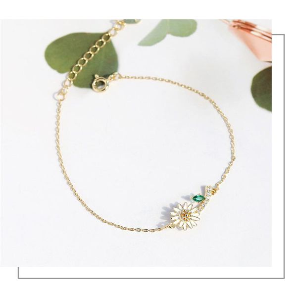 charm bracelets green design style little daisy zircon to send his girlfriend, Golden;silver
charm bracelets green design style little daisy zircon to send his girlfriend, Golden;silver