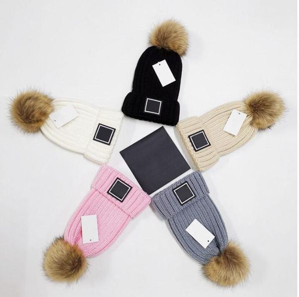 wholesale beanie 2021, new design winter real raccoon fur pompon, girls with stylish snapback pompon, Blue;gray
wholesale beanie 2021, new design winter real raccoon fur pompon, girls with stylish snapback pompon, Blue;gray