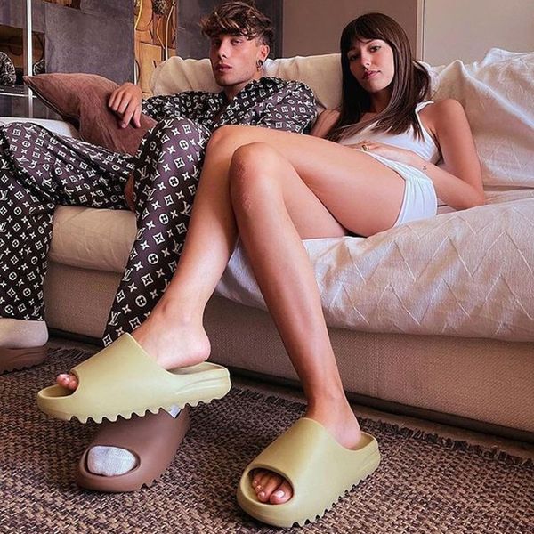 yeesy slide women men slippers desert sand bone resin sandal bench foam runner sneakers indoor outdoor brown football basketball soccer soot, Black
yeesy slide women men slippers desert sand bone resin sandal bench foam runner sneakers indoor outdoor brown football basketball soccer soot, Black