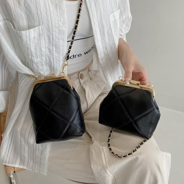 evening bags women's shoulder bag chain crossbody designer embroidery thread luxury party pu leather shell female handbags and purses
evening bags women's shoulder bag chain crossbody designer embroidery thread luxury party pu leather shell female handbags and purses