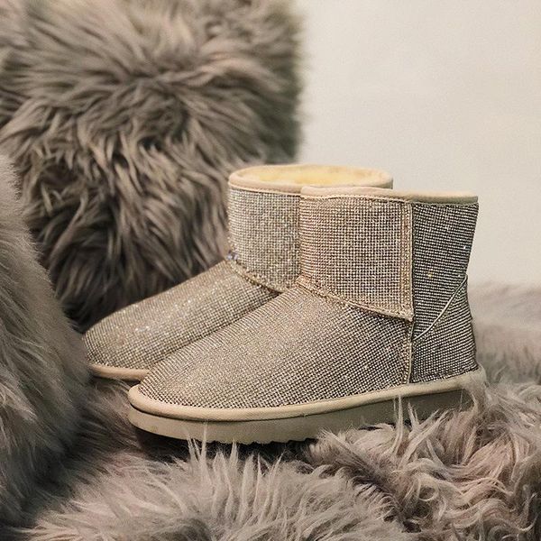 boots 2021 winter warm shoes women rhinestones snow with fur crystals female botas mujer ladies ankle bling long plush, Black
boots 2021 winter warm shoes women rhinestones snow with fur crystals female botas mujer ladies ankle bling long plush, Black