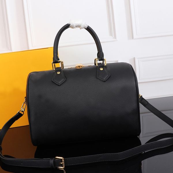 5a high-quality shoulder bag men and women classic fashion handbags luxury high-end carved luggage bag
5a high-quality shoulder bag men and women classic fashion handbags luxury high-end carved luggage bag