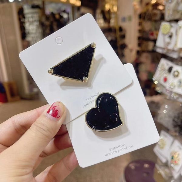 multi-style triangle letter brooch fashion all-match temperament coat sweater big-name accessories high-quality fast delivery, Gray
multi-style triangle letter brooch fashion all-match temperament coat sweater big-name accessories high-quality fast delivery, Gray