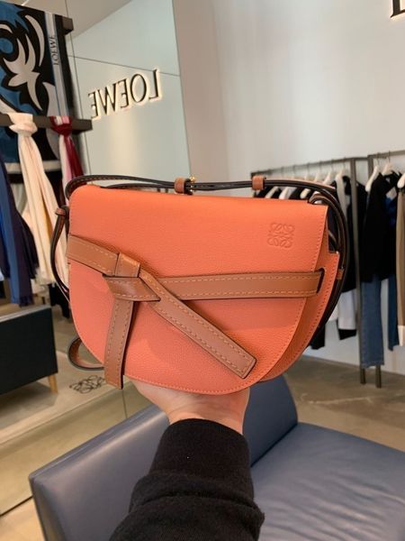 luxurys designer handbags loewe royiwei french women's gate mini small triangle saddle bag mosaic color crossbody bags bb
luxurys designer handbags loewe royiwei french women's gate mini small triangle saddle bag mosaic color crossbody bags bb