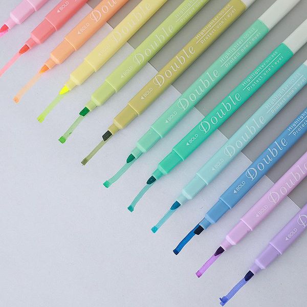 gel pens 12-color square-pole double-headed highlighter pen students use light color to draw key stationery and handbook 
gel pens 12-color square-pole double-headed highlighter pen students use light color to draw key stationery and handbook