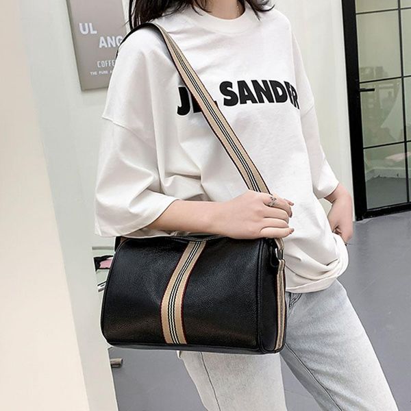 designer shoulder bags for women wide strap barrel-shaped pu leather messenger bag sac femme fashion purses underarm
designer shoulder bags for women wide strap barrel-shaped pu leather messenger bag sac femme fashion purses underarm