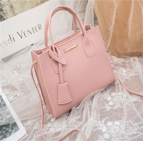 designers duffel bags 45cm 55cm luxury large capacity travel sale women men genuine leather shoulder fashion bag carry rivets with lock head
designers duffel bags 45cm 55cm luxury large capacity travel sale women men genuine leather shoulder fashion bag carry rivets with lock head
