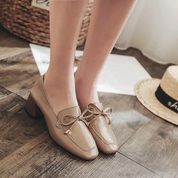 dress shoes 2021 hollow coarse high-heeled shallow mouth pointed baotou work women, Black
dress shoes 2021 hollow coarse high-heeled shallow mouth pointed baotou work women, Black
