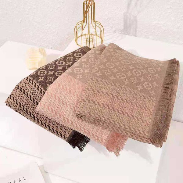 2021 autumn and winter double-sided cashmere scarf korean version multi-functional splicing warm shawl two-color bib, Blue;gray
2021 autumn and winter double-sided cashmere scarf korean version multi-functional splicing warm shawl two-color bib, Blue;gray