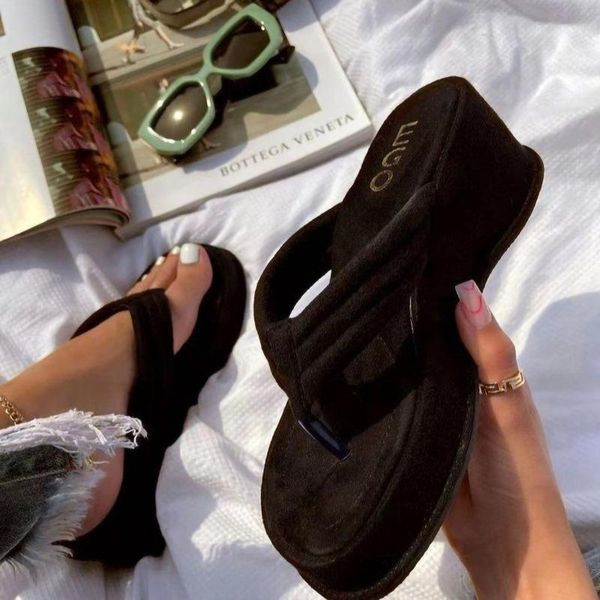 slippers 2021 summer thick-soled female sandals with nude seaside beach slope heel flip flop for women sandalias mujer, Black
slippers 2021 summer thick-soled female sandals with nude seaside beach slope heel flip flop for women sandalias mujer, Black
