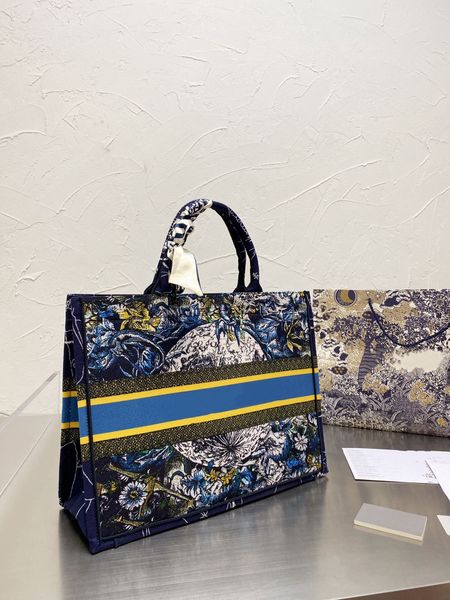 shopping bag super large capacity bags fashionable french woman mosaic of printed fabrics wholesale handbags
shopping bag super large capacity bags fashionable french woman mosaic of printed fabrics wholesale handbags