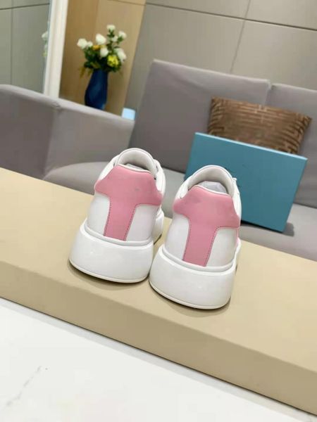 triple men women casual shoes luxury platform sneakers clear sole black white beige teal blue bred red pink mens trainers jogging walking fa
triple men women casual shoes luxury platform sneakers clear sole black white beige teal blue bred red pink mens trainers jogging walking fa