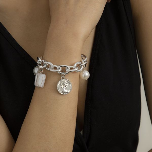 imitation pearl thick chain charm bracelets europe retro coin portrait pendant hand jewelry women punk hip hop silver gold bracelet accessor, Golden;silver
imitation pearl thick chain charm bracelets europe retro coin portrait pendant hand jewelry women punk hip hop silver gold bracelet accessor, Golden;silver