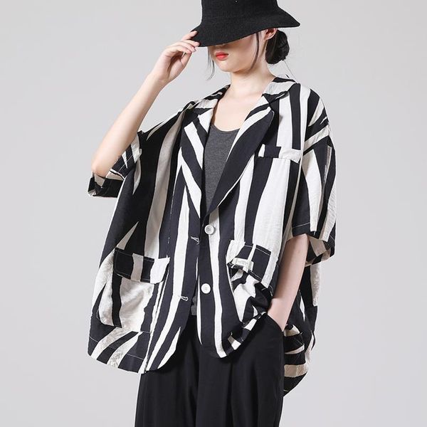 women's jackets superaen summer 2021 loose plus size all match stripes two button suit women, Black;brown
women's jackets superaen summer 2021 loose plus size all match stripes two button suit women, Black;brown