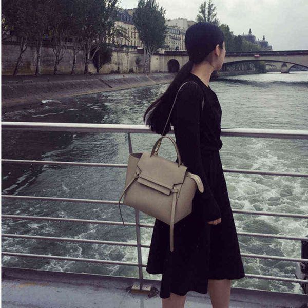 women genuine leather handbag luxury fashion retro shoulder bag big space wing personality popular female
women genuine leather handbag luxury fashion retro shoulder bag big space wing personality popular female