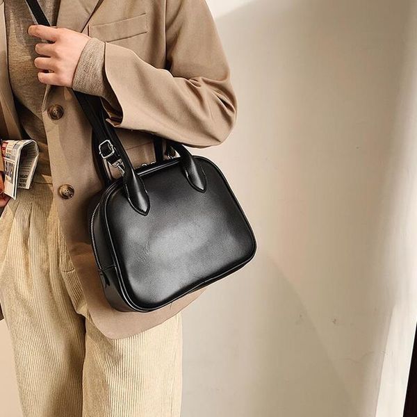 evening bags women large capacity hand bag 2021 small cross luxury designer handbag leather briefcase casual shoulder messenger
evening bags women large capacity hand bag 2021 small cross luxury designer handbag leather briefcase casual shoulder messenger