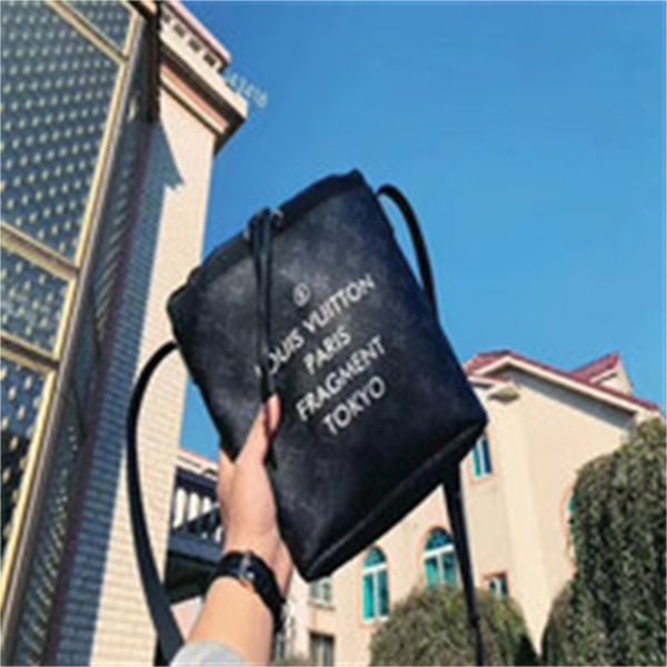brand designer luxury gg3a m27268 bucket diagonal bag women handbags iconic bags handles shoulder bags totes cross body bag clutches eve, Red;black
brand designer luxury gg3a m27268 bucket diagonal bag women handbags iconic bags handles shoulder bags totes cross body bag clutches eve, Red;black