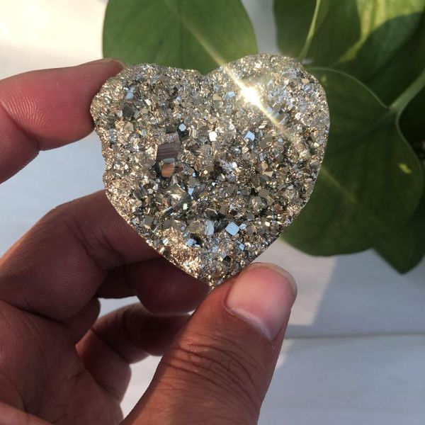 decorative objects & figurines natural yellow copper ore crystal heart-shaped healing energy stone decoration
decorative objects & figurines natural yellow copper ore crystal heart-shaped healing energy stone decoration