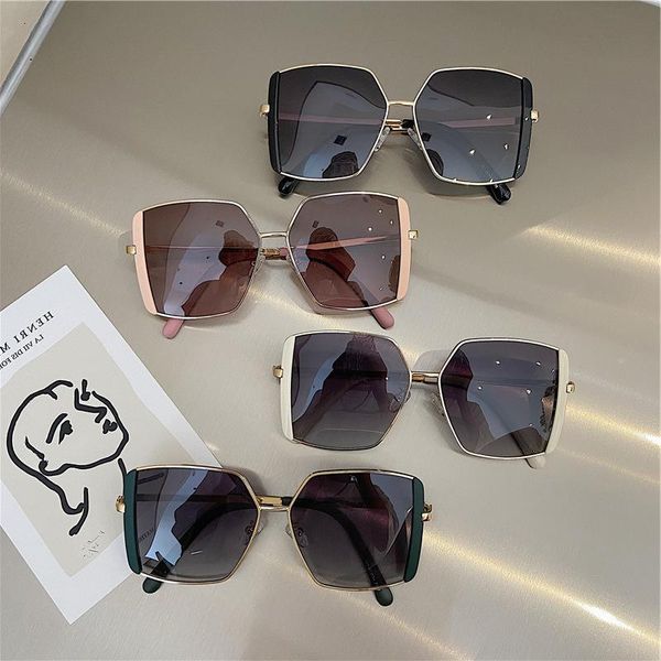 sunglasses 2021 fashion lady oversize rimless square men women's gradient retro sun glasses anti uv400, White;black
sunglasses 2021 fashion lady oversize rimless square men women's gradient retro sun glasses anti uv400, White;black