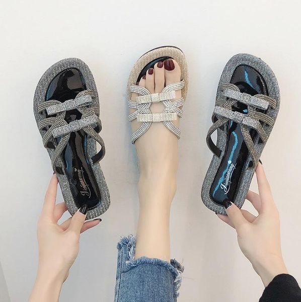 slippers 2021 summer korean flat bottom wear fashionable wild bowknot sequins word sandals and children, Black
slippers 2021 summer korean flat bottom wear fashionable wild bowknot sequins word sandals and children, Black