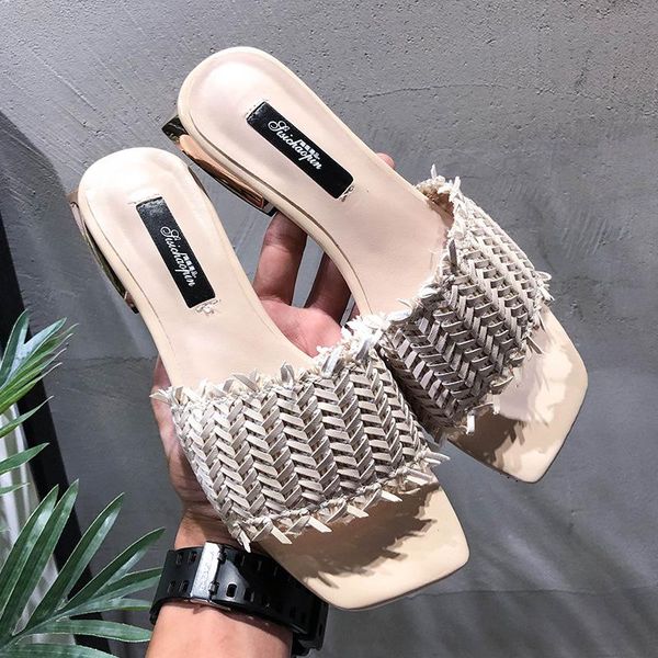 slippers 2021 women wear fashion summer wild flat thick with sandals straw beach girl shoes slip on, Black
slippers 2021 women wear fashion summer wild flat thick with sandals straw beach girl shoes slip on, Black