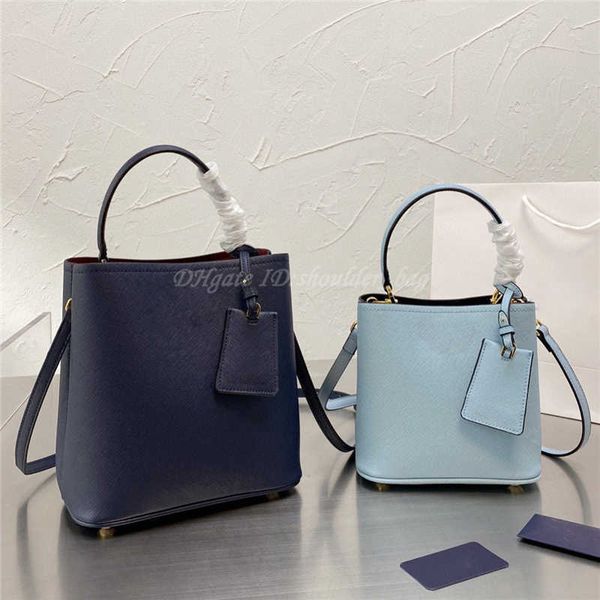 classic flower wallets fashion shoulder clutch crossbody bucket bag purse handbags tote barrel triangle letter flap purses totes women luxur
classic flower wallets fashion shoulder clutch crossbody bucket bag purse handbags tote barrel triangle letter flap purses totes women luxur